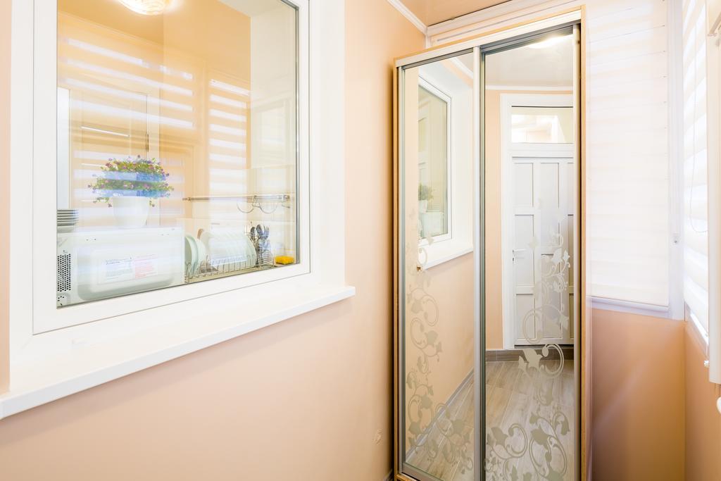 Avangard Studio Apartment Lviv Exterior photo